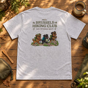 Brussels Hiking Club ブリュッセルグリフォン ハイキングクラブ「Take the Scenic Route」 Tシャツ|バックプリント