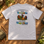 Camping Dachshund Trouble Makers キャンプを楽しむダックスフンド | Tシャツ | バックのみプリント