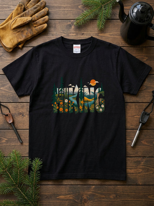 ヴィンテージ風 「HIKING」 文字 Tシャツ - レトロ 山脈 野花 イラスト グラフィックTシャツ 登山 服
