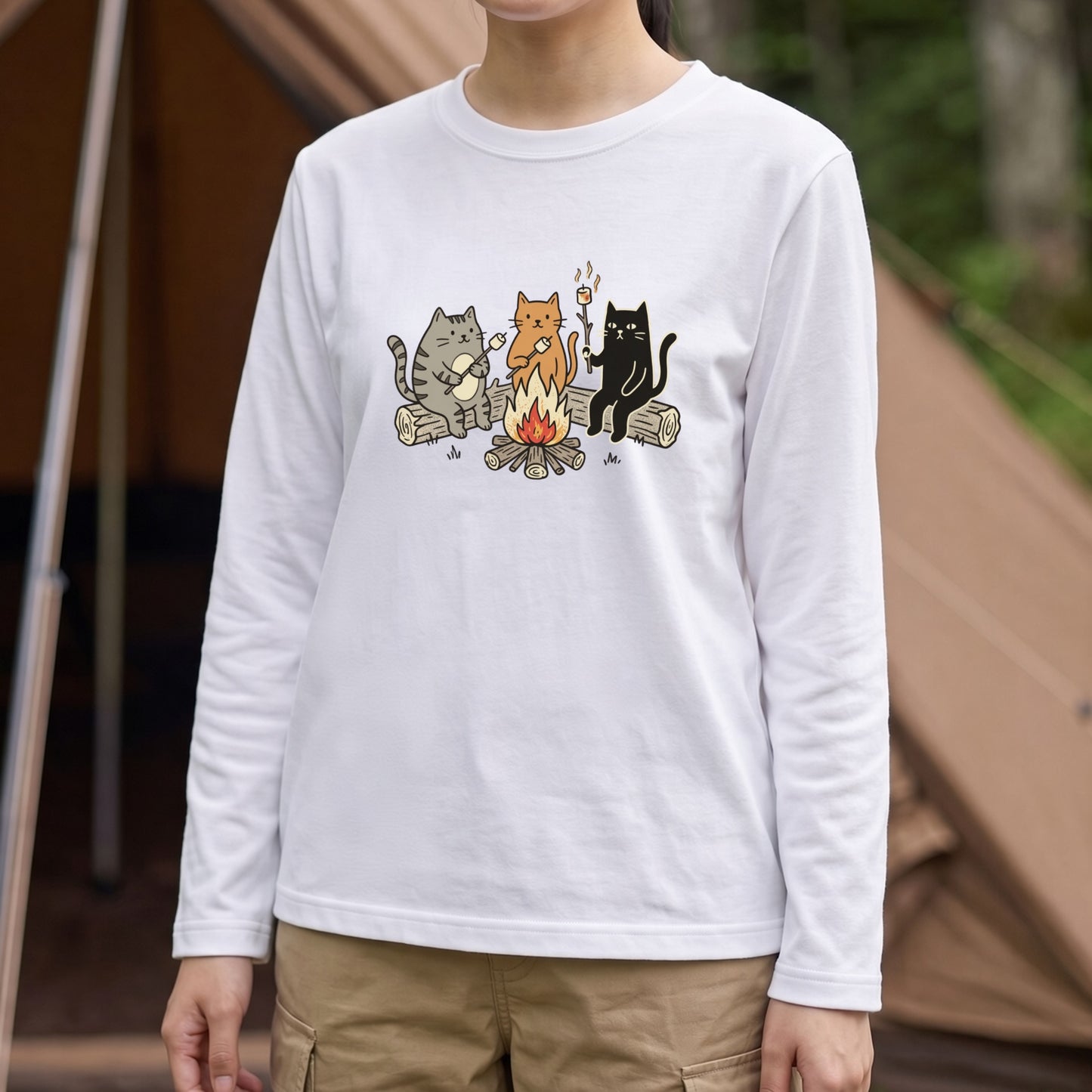 猫たちの焚き火マシュマロ 長袖Tシャツ