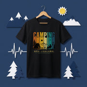 【自然は最高の贅沢です。】レトロサンセットキャンプ白黒Tシャツ|CAMPMODE