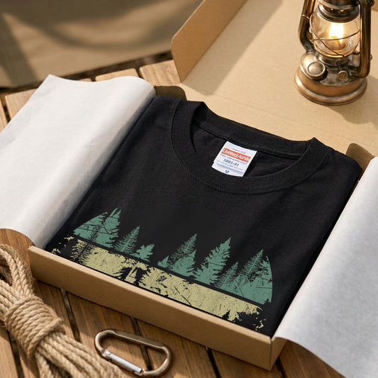 【Vintage Sunset Pine Forest】70sボーダーサンセット&針葉樹林 黒Tシャツ | CAMPMODE