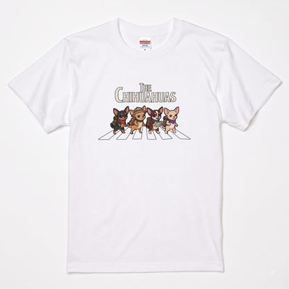 THE CHIHUAHUAS | 横断歩道 ゆるかわ チワワ キャンプ パロディTシャツ【犬好き・愛犬家・アウトドア・ギフトに最適】