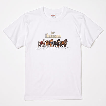 THE HOKKAIDO 横断歩道 キャンプ ゆるかわ Tシャツ 【犬好き・愛犬家・アウトドア・ギフトに最適】