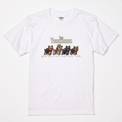 THE YORKSHIRES 横断歩道 キャンプ ゆるかわ Tシャツ 【犬好き・愛犬家・アウトドア・ギフトに最適】