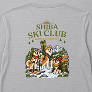 Shiba Ski Club Friends スキーを楽しむ柴犬デザイン | 長袖Tシャツ | バックのみプリント