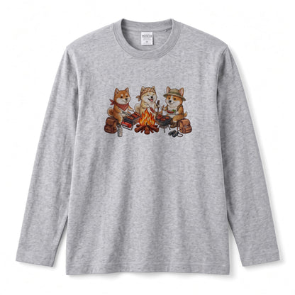 柴犬たちの焚き火BBQ 長袖Tシャツ