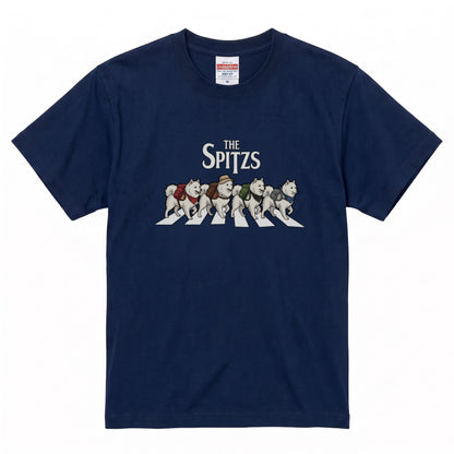 THE SPITZS | 横断歩道 ゆるかわ スピッツ キャンプ パロディTシャツ【犬好き・愛犬家・アウトドア・ギフトに最適】