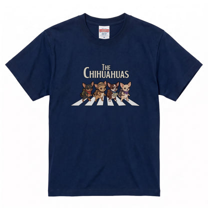 THE CHIHUAHUAS | 横断歩道 ゆるかわ チワワ キャンプ パロディTシャツ【犬好き・愛犬家・アウトドア・ギフトに最適】