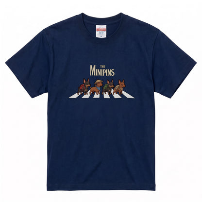 THE MINIPINS 横断歩道 キャンプ ゆるかわ Tシャツ 【犬好き・愛犬家・アウトドア・ギフトに最適】