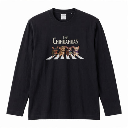 THE CHIHUAHUAS | チワワ 横断歩道 バンド風 ロンT 長袖Tシャツ 犬好き ロック【チワワグッズ・愛犬家・散歩・おもしろ・かわいい・誕生日ギフトに最適】
