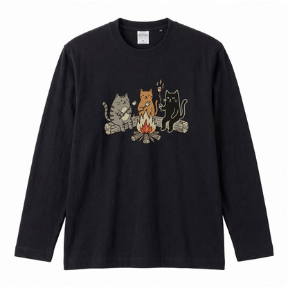 猫たちの焚き火マシュマロ 長袖Tシャツ