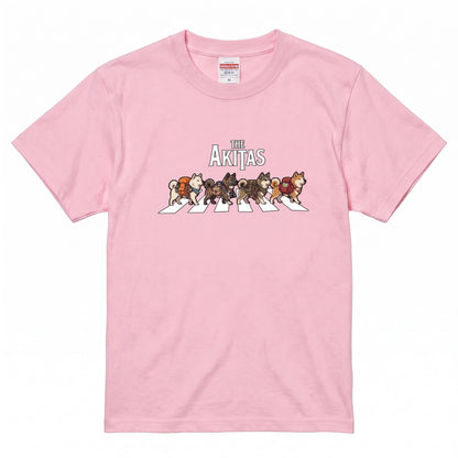 THE AKITAS | 横断歩道 ゆるかわ 秋田犬 キャンプ パロディTシャツ【犬好き・愛犬家・アウトドア・ギフトに最適】