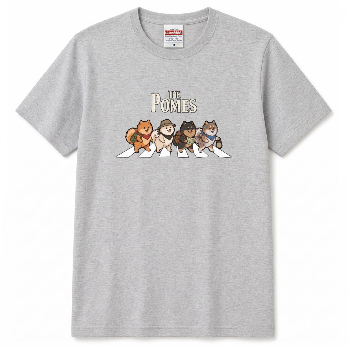 THE POMES | 横断歩道 ゆるかわ ポメラニアン キャンプ パロディTシャツ【犬好き・愛犬家・アウトドア・ギフトに最適】