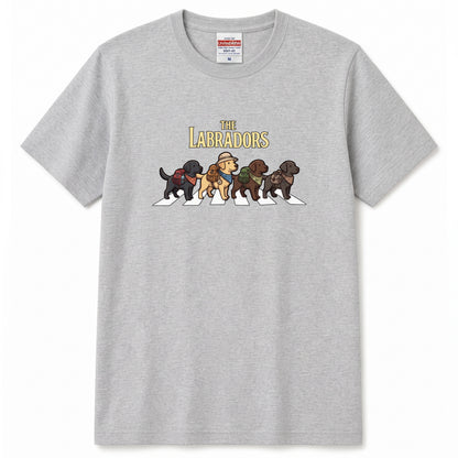 THE LABRADORS 横断歩道 キャンプ ゆるかわ Tシャツ 【犬好き・愛犬家・アウトドア・ギフトに最適】