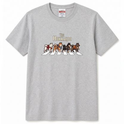 THE HOKKAIDO 横断歩道 キャンプ ゆるかわ Tシャツ 【犬好き・愛犬家・アウトドア・ギフトに最適】