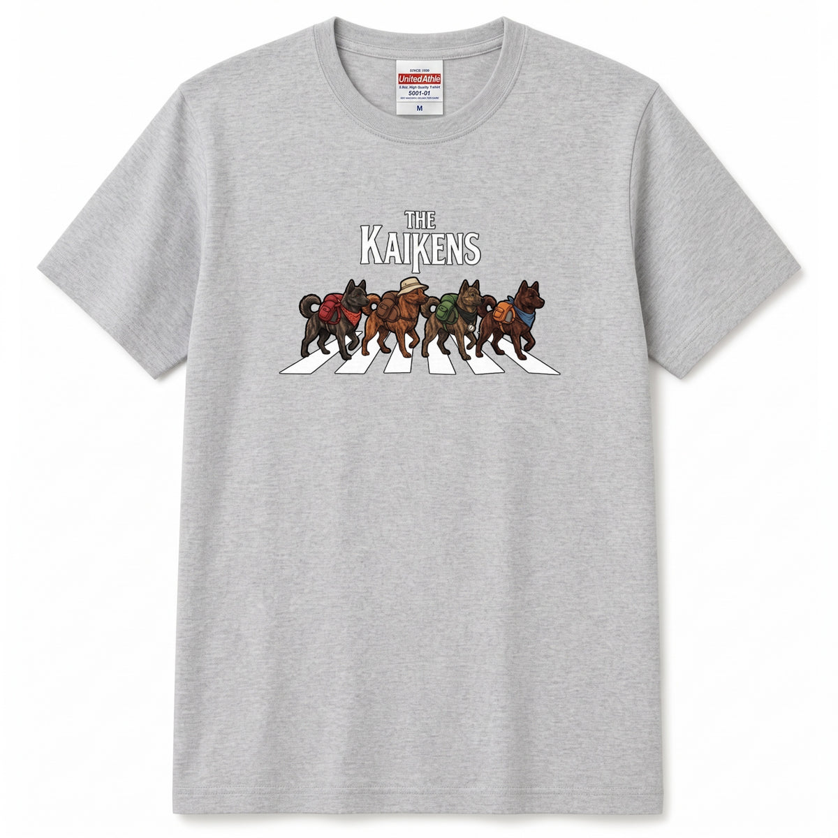 THE KAIKENS | 横断歩道 ゆるかわ 甲斐犬 キャンプ パロディTシャツ【犬好き・愛犬家・アウトドア・ギフトに最適】