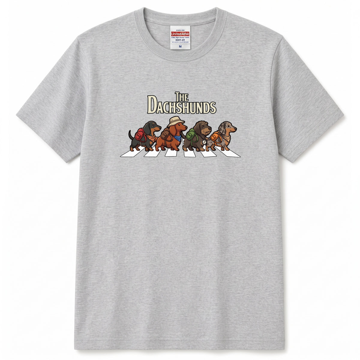 THE DACHSHUNDS | 横断歩道 ゆるかわ ダックスフンド キャンプ パロディTシャツ【犬好き・愛犬家・アウトドア・ギフトに最適】