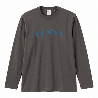 MOUNTAIN BEAT ロンT | ミニマル 山脈グラフィック 心拍数 長袖 カジュアル Tシャツ【アウトドアファッション・普段着・ルームウェア・ユニセックス・ギフトに最適