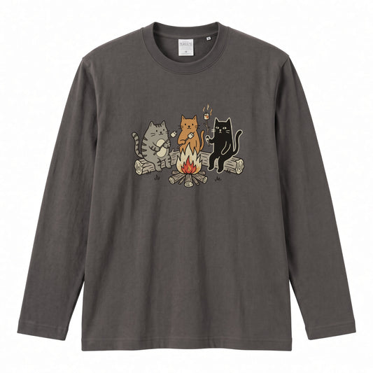 猫たちの焚き火マシュマロ 長袖Tシャツ