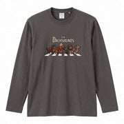 THE DACHSHUNDS ロンT | レトロ クラシック バンド風 ダックスグラフィック 長袖 カジュアル Tシャツ【おもしろTシャツ・普段着・ルームウェア・ユニセックス・ギフトに最適】