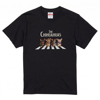 THE CHIHUAHUAS | 横断歩道 ゆるかわ チワワ キャンプ パロディTシャツ【犬好き・愛犬家・アウトドア・ギフトに最適】