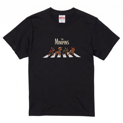 THE MINIPINS 横断歩道 キャンプ ゆるかわ Tシャツ 【犬好き・愛犬家・アウトドア・ギフトに最適】