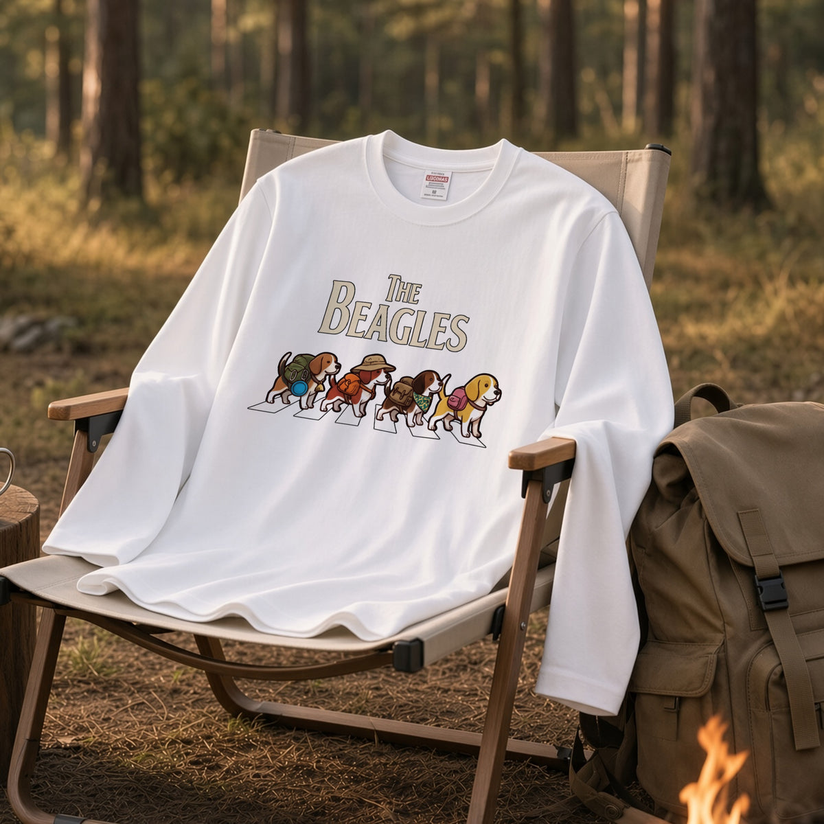THE BEAGLES ビーグル犬散歩デザイン ホワイト長袖Tシャツ