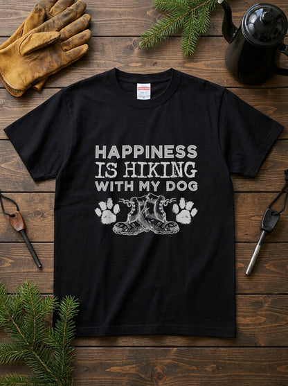 Happiness is Hiking with My Dog Tシャツ ｜ 犬好き・愛犬・登山・ハイキング・アウトドアに人気