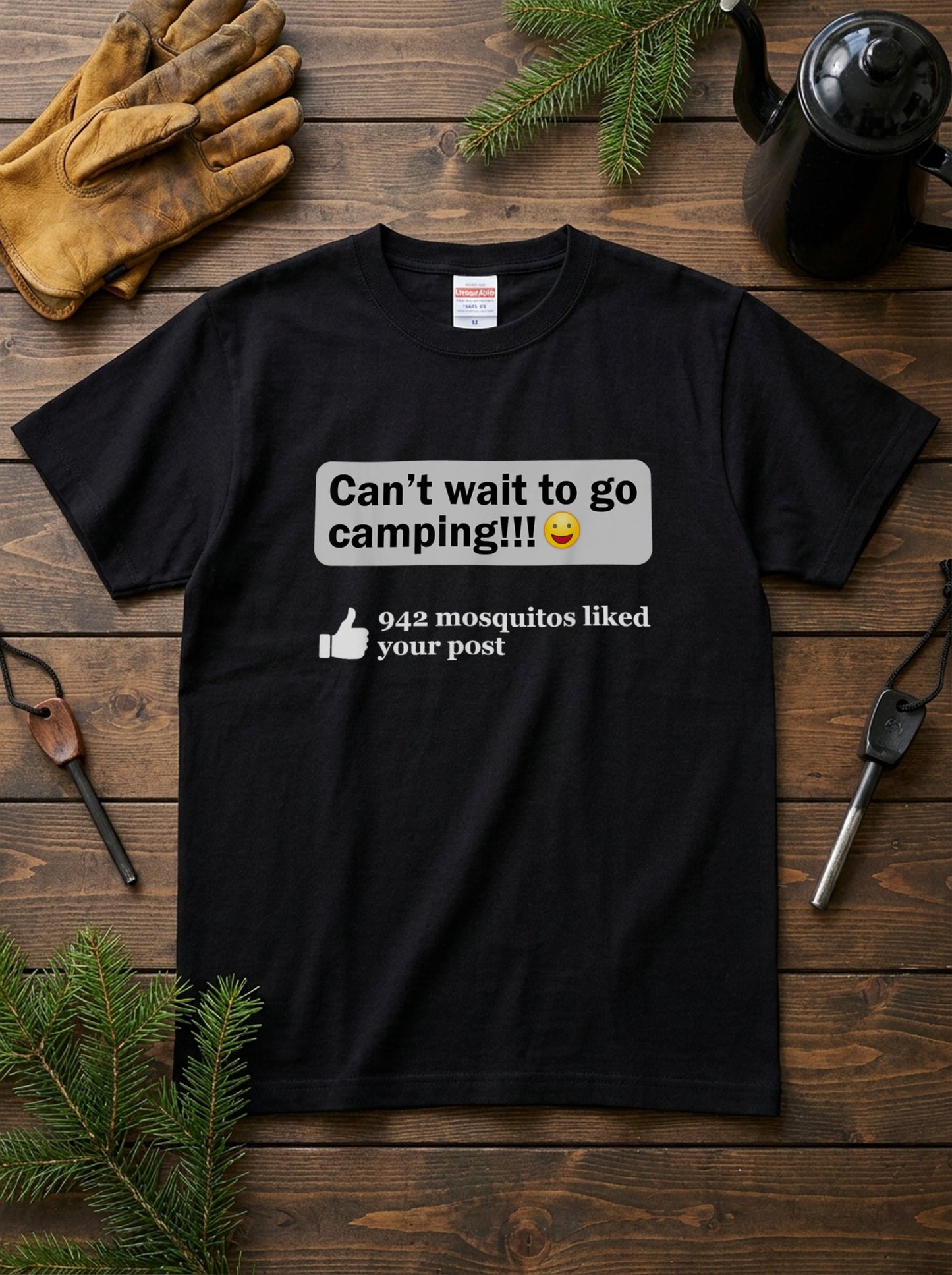 【Can't Wait To Go Camping】SNS風 942匹の蚊がいいね！ おもしろ黒Tシャツ | CAMPMODE
