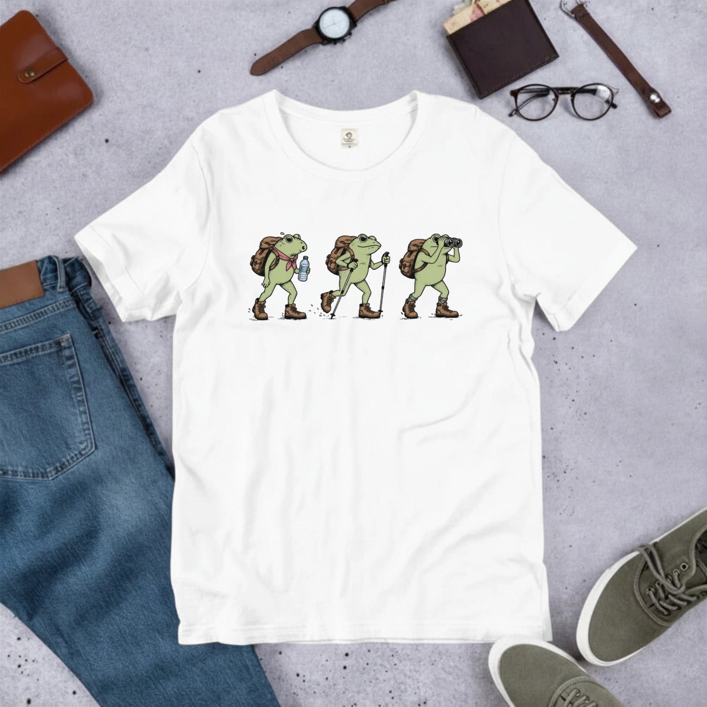 カエルの山登り イラスト Tシャツ | 登山 トレッキング 服 | CAMPMODE