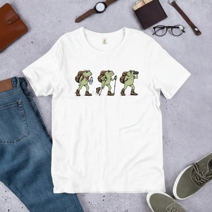 カエルの山登り イラスト Tシャツ | 登山 トレッキング 服 | CAMPMODE