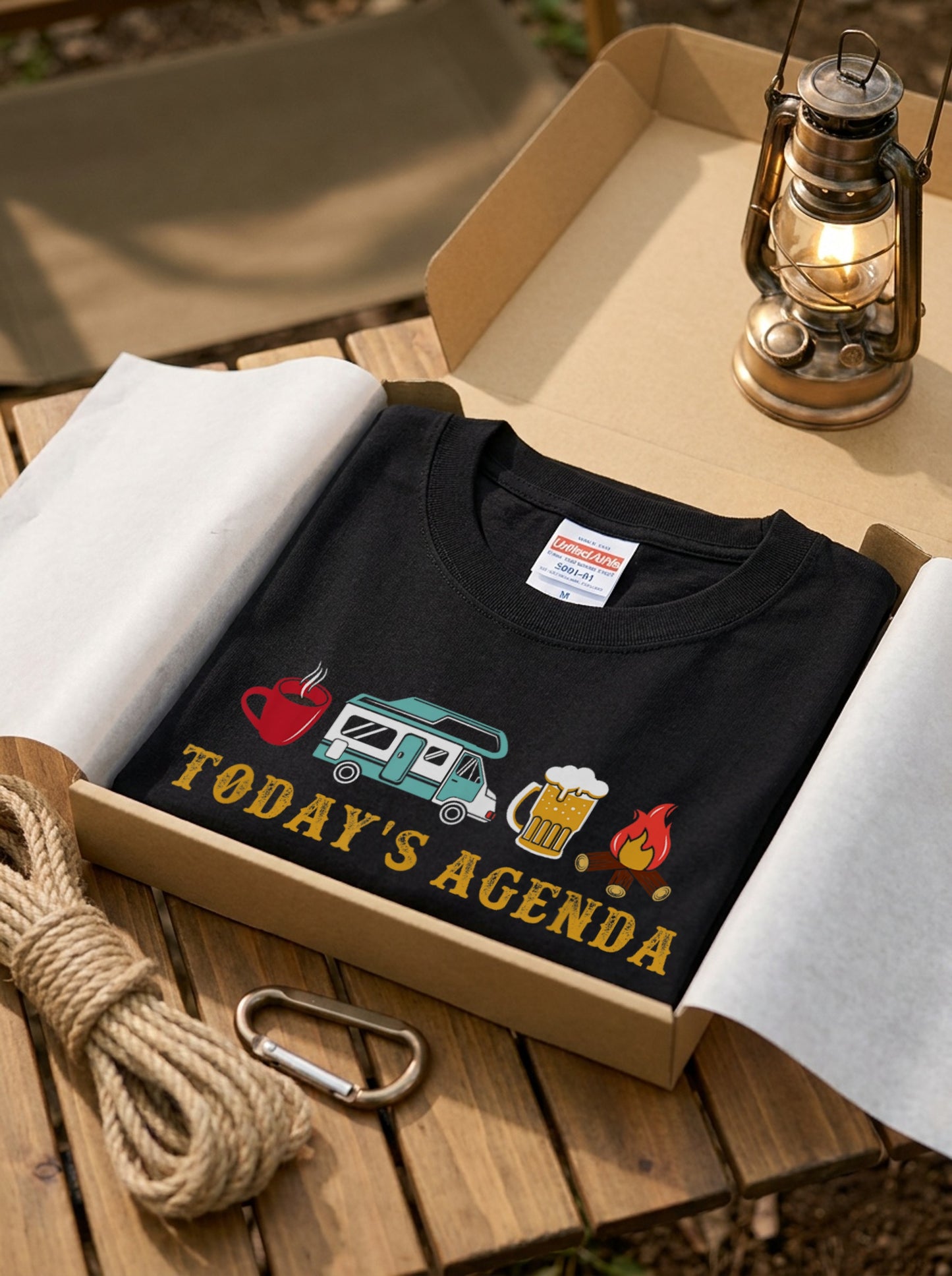 「TODAY'S AGENDA」キャンピングカー 焚き火 Tシャツ - キャンプ 服 | CAMPMODE