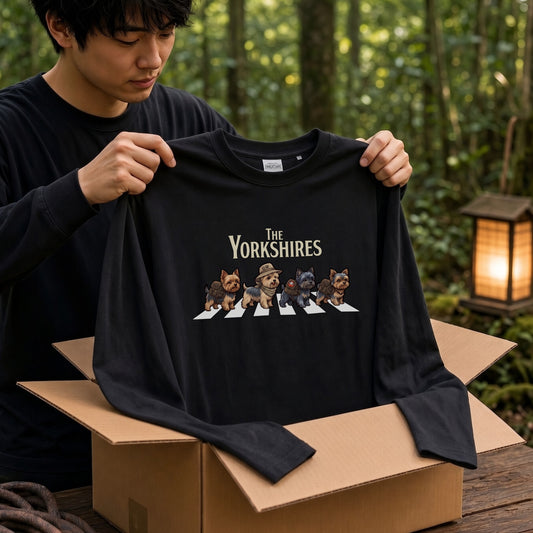 THE YORKSHIRES ヨークシャーテリア散歩デザイン ブラック長袖Tシャツ