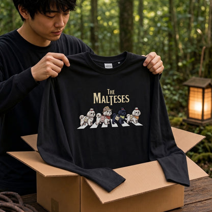 THE MALTESES マルチーズ散歩デザイン ブラック長袖Tシャツ