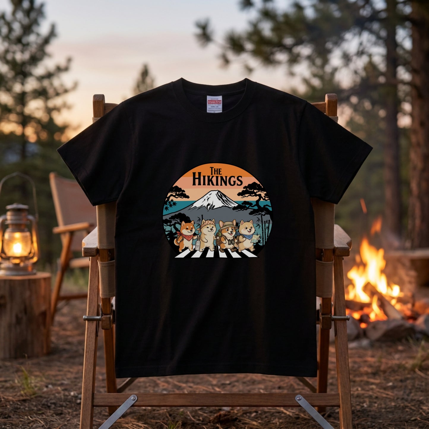 THE HIKINGS | 柴犬＆犬の仲間たち 富士山ハイキング Tシャツ【犬好き・アウトドア・ギフトに最適】