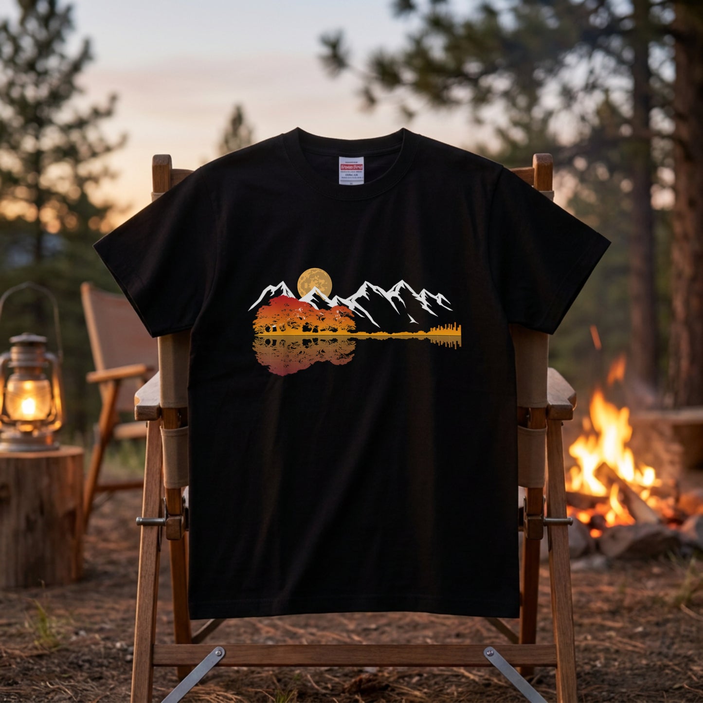 【ギター＆秋の紅葉・水面リフレクション】おしゃれキャンプ黒Tシャツ | CAMPMODE