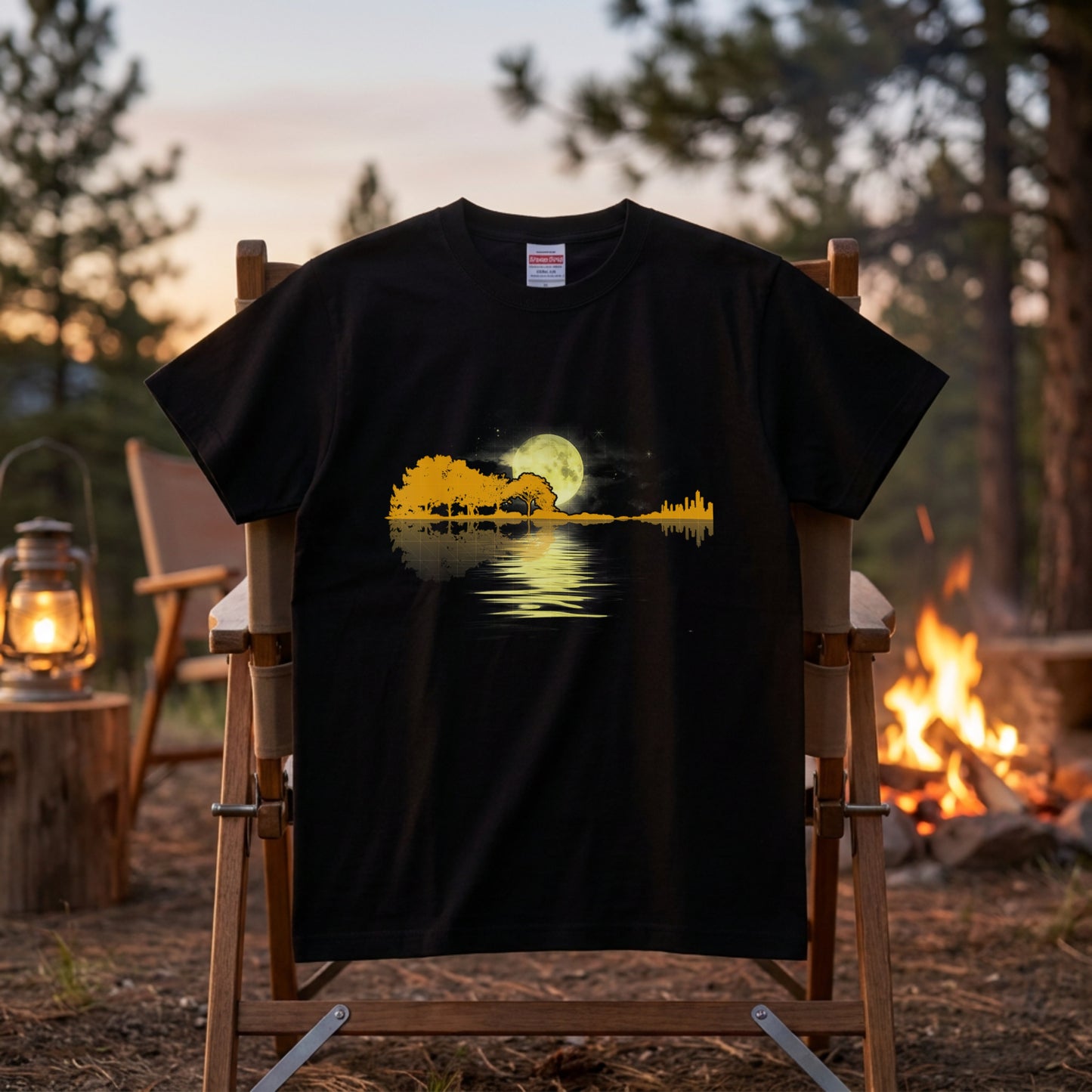 【ギター＆湖畔の満月・水面リフレクション】おしゃれキャンプ黒Tシャツ | CAMPMODE