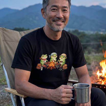 【カエル・キャンプ＆BBQ】おしゃれなTシャツ | CAMPMODE
