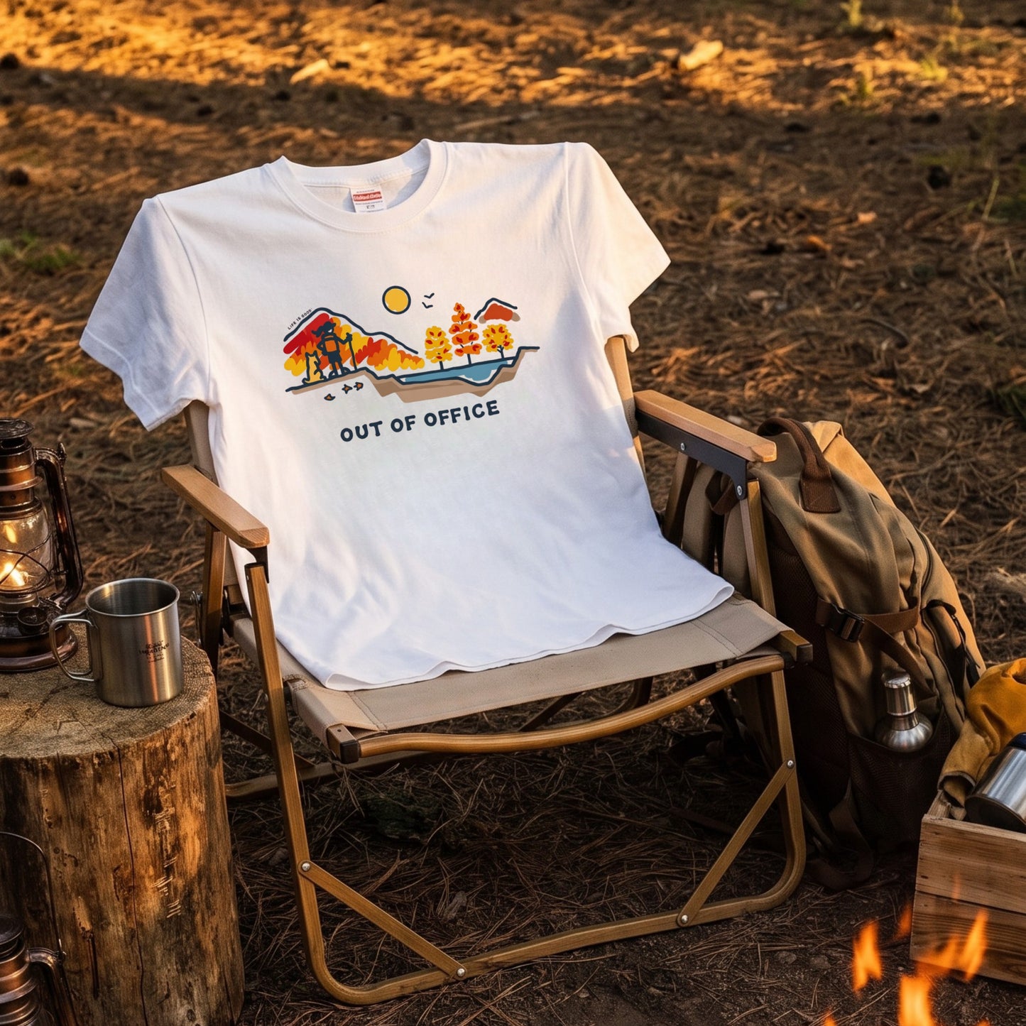 【OUT OF OFFICE】秋の紅葉・ハイキングおしゃれ白Tシャツ | CAMPMODE