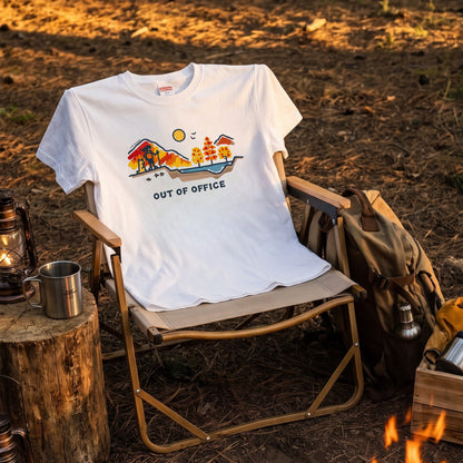 【OUT OF OFFICE】秋の紅葉・ハイキングおしゃれ白Tシャツ | CAMPMODE