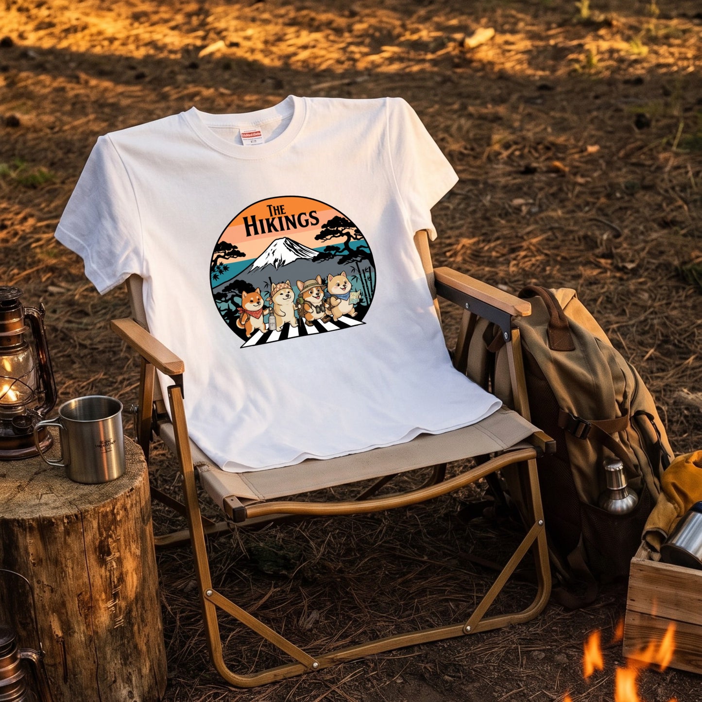 THE HIKINGS | 柴犬＆犬の仲間たち 富士山ハイキング Tシャツ【犬好き・アウトドア・ギフトに最適】