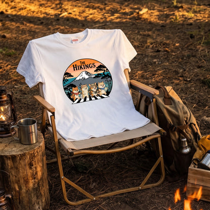 THE HIKINGS | 柴犬＆犬の仲間たち 富士山ハイキング Tシャツ【犬好き・アウトドア・ギフトに最適】