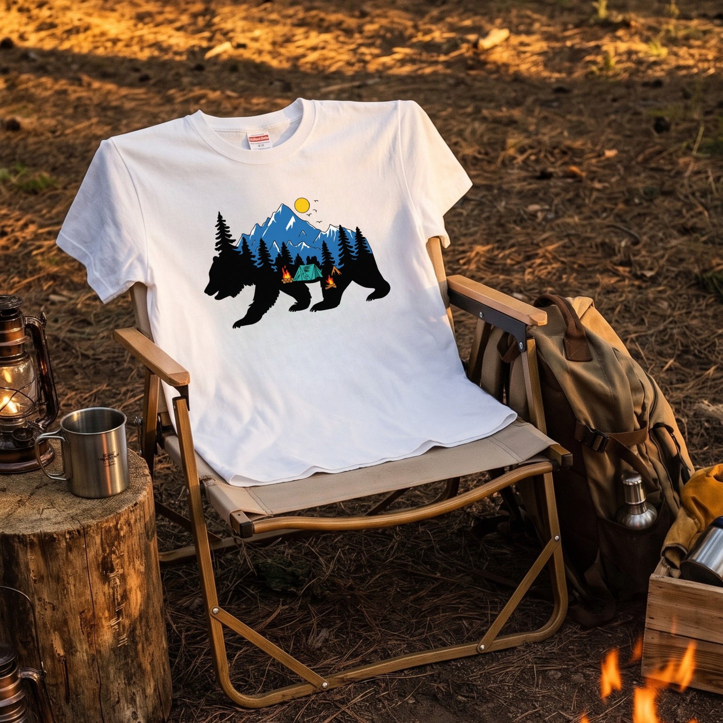 【熊のシルエット・山とキャンプ】おしゃれアウトドア白Tシャツ | CAMPMODE
