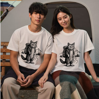 ハイキング猫 Tシャツ ｜ 猫好き・キャンプ・アウトドア・登山・レトロに人気