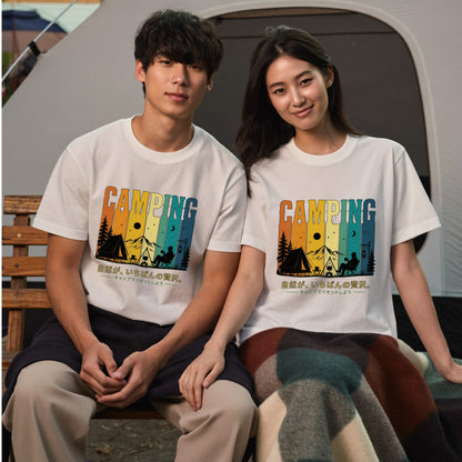 【自然は最高の贅沢です。】レトロサンセットキャンプ白黒Tシャツ｜CAMPMODE