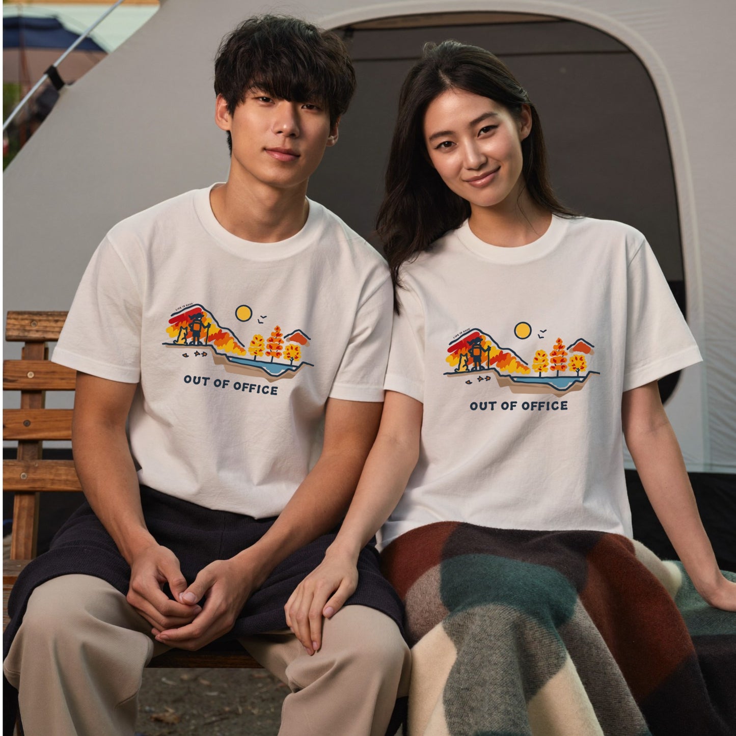 【OUT OF OFFICE】秋の紅葉・ハイキングおしゃれ白Tシャツ | CAMPMODE