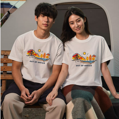 【OUT OF OFFICE】秋の紅葉・ハイキングおしゃれ白Tシャツ | CAMPMODE