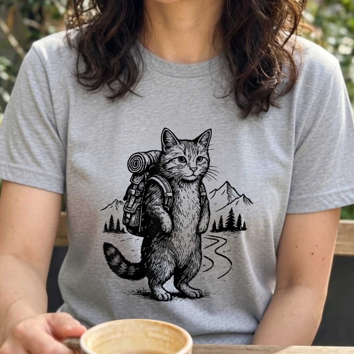 ハイキング猫 Tシャツ ｜ 猫好き・キャンプ・アウトドア・登山・レトロに人気