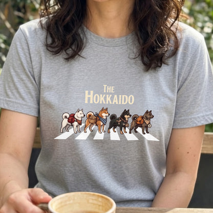 THE HOKKAIDO | 横断歩道 ゆるかわ プードル キャンプ パロディTシャツ【犬好き・愛犬家・アウトドア・ギフトに最適】